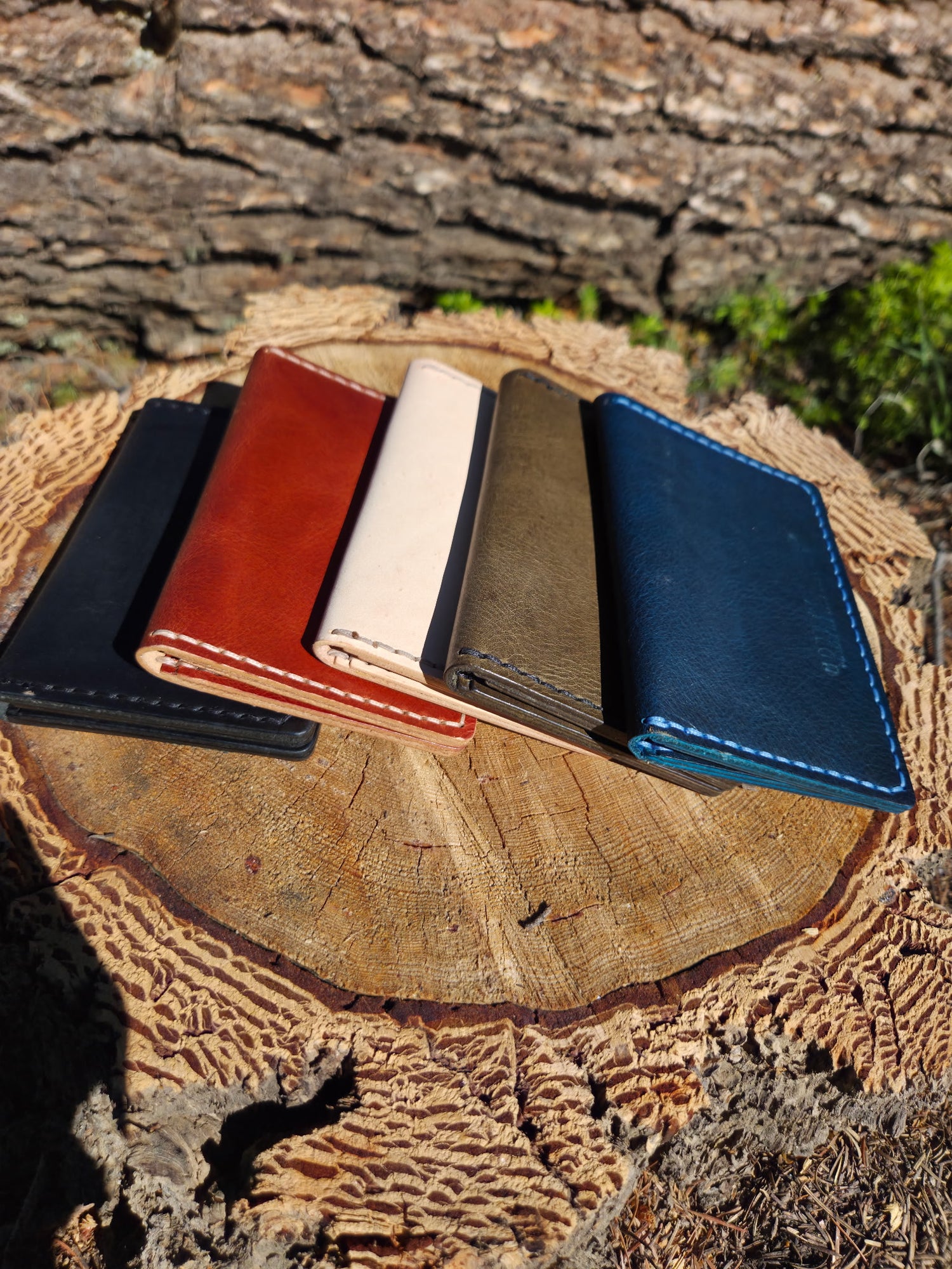 Men's Full-Size Bi-Fold Leather Wallet